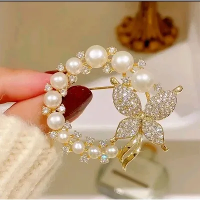 Beautiful Pearl and Rhinestone Butterfly Brooch/Pin 
